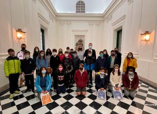 Los menores de Cáceres piden empresas para la ciudad en el Pleno del Día de la Infancia Los menores de Cáceres piden empresas para la ciudad en el Pleno del Día de la Infancia