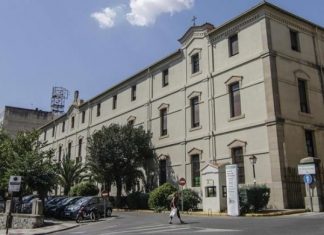 El Hospital de la Montaña será el nuevo centro de vacunación en Cáceres El Hospital de la Montaña será el nuevo centro de vacunación en Cáceres