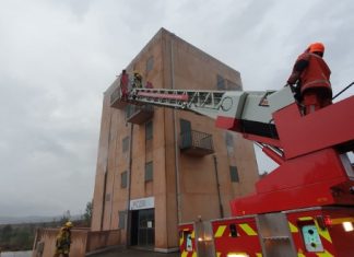 Un incendio en Cáceres deja tres personas heridas