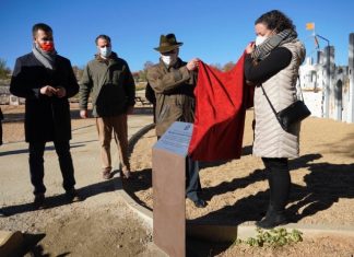 La pediatra Magdalena González, víctima del Covid, da nombre a un parque infantil