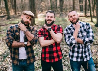 El mes de los tres barbudos