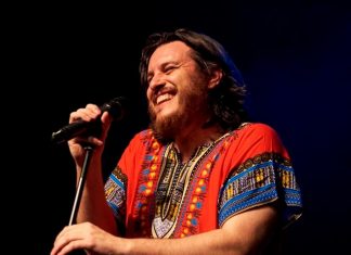 Duende Josele presenta en Cáceres Versos con lengua