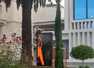 Julian Opie expone en los jardines del Helga de Alvear Julian Opie expone en los jardines del Helga de Alvear