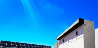 Cáceres acoge la primera planta fotovoltaica con baterías a gran escala de España