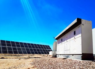 Cáceres acoge la primera planta fotovoltaica con baterías a gran escala de España