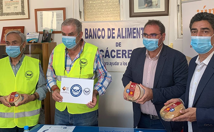 La Torta del Casar dona 12.000 euros al Banco de Alimentos durante la campaña de 2021