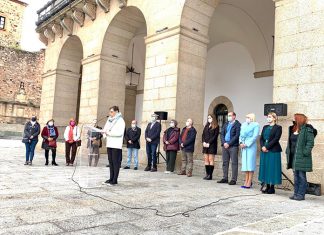 Cáceres muestra su repulsa a los asesinatos de mujeres víctimas de la violencia machista