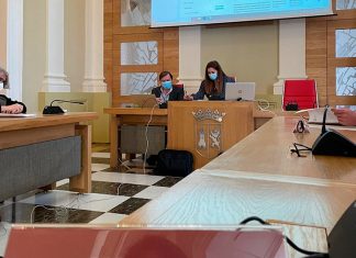 Luz verde a un campo de fútbol playa en Cáceres