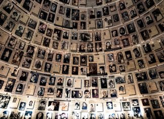 Esparragosa de la Serena homenajea a las víctimas del holocausto nazi