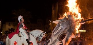 Cáceres adelanta el desfile de San Jorge al jueves 21 de abril