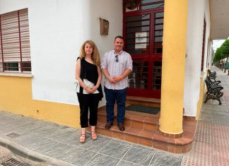 Encarna Martín apoya a los mayores de Talavera la Real Encarna Martín apoya a los mayores de Talavera la Real