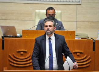 Ciudadanos Extremadura apuesta por bajar impuestos y reducir los ministerios Ciudadanos Extremadura apuesta por bajar impuestos y reducir el número de ministerios