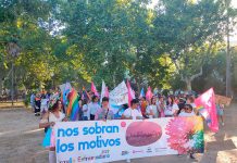 Cientos de personas reivindican los derechos del colectivo LGTBI