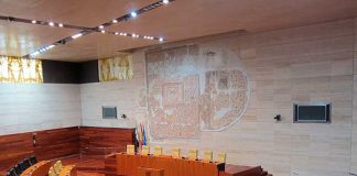 La Asamblea de Extremadura se suma al ahorro de energía