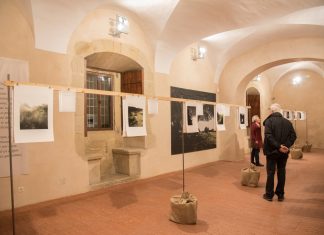 La fotografía y la poesía se dan de la mano en la exposición ‘Extremamour’ Inauguración de la exposición 'EXTREMAMOUR' en Trujillo