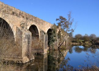 El Puente de Cantillana, en Badajoz, se derrumba parcialmente Puente de Cantillana Badajoz