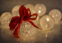 La ‘Zambombá flamenca’ recorrerá diversos barrios cacereños con villancicos a ritmo de flamenco Bolas de Navidad