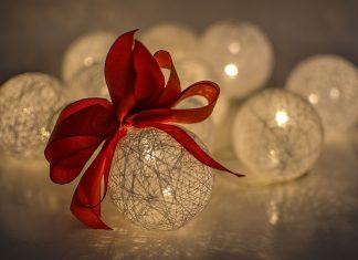 La ‘Zambombá flamenca’ recorrerá diversos barrios cacereños con villancicos a ritmo de flamenco Bolas de Navidad