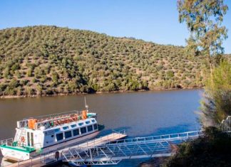 El barco turístico del Tajo Internacional retoma su actividad en marzo Barco turístico Tajo Internacional