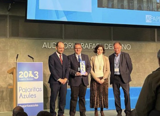 Cáceres premiada por su gestión en la recogida selectiva de papel y cartón Cáceres recibe tres Pajaritas Azules por su gestión en la recogida selectiva de papel y cartón