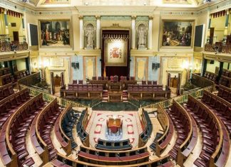 Badajoz pierde un escaño del Congreso y lo gana Valencia Badajoz pierde un diputado en el Congreso