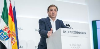 Fernández Vara aboga por suspender su investidura
