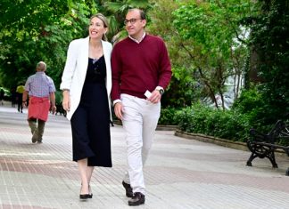 El Alcalde de Cáceres, Rafa Mateos, junto a María Guardiola