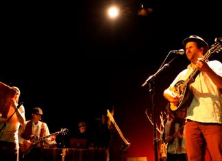 El Naan en Folk Cáceres