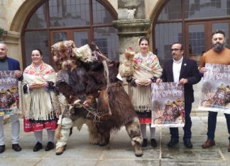 Carantoñas 2024: vive un fin de semana lleno de fiesta y tradición en Acehúche Presentación Carantoñas de Acehúche 2024