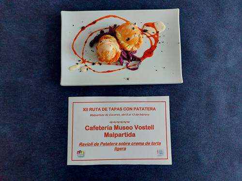 Ravioli de patatera sobre crema de torta ligera - Cafetería Museo Vostell - XII Jornadas Gastronómicas