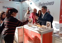 La Torta del Casar del promociona su ruta gastronómica por la provincia de Cáceres en el Salón H&T de Málaga