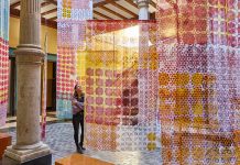 La Sala de Arte El Brocense de la Diputación Provincial de Cáceres acoge la exposición DECORAR, INSTALAR, DECORAR de la artista extremeña Isabel Flores