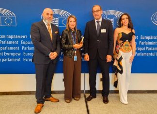 Rafael Mateos presenta en Bruselas el concepto de 'Transcultura' como eje fundamental de Cáceres 2031