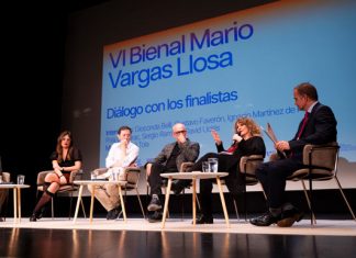 Gioconda Belli, Gustavo Faverón, Ignacio Martínez de Pisón, Pola Oloixarac, David Uclés junto a Raúl Tola