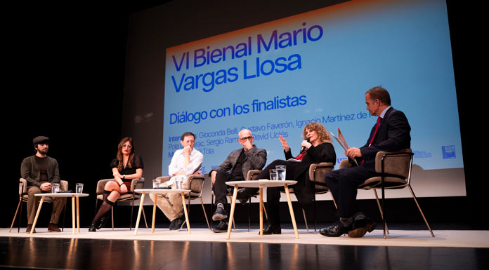 Gioconda Belli, Gustavo Faverón, Ignacio Martínez de Pisón, Pola Oloixarac, David Uclés junto a Raúl Tola