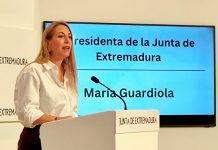 La presidenta de la Junta de Extremadura, María Guardiola, en rueda de prensa este lunes en Mérida