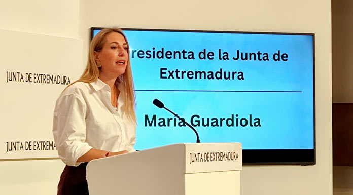María-Guardiola La presidenta de la Junta de Extremadura, María Guardiola, en rueda de prensa este lunes en Mérida
