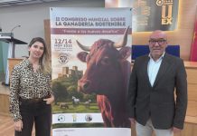 Extremadura acogerá el II Congreso Mundial sobre Ganadería Sostenible Julián Mora y María del Camino Limia en la presentación del II Congreso Mundial de la Ganadería Sostenible
