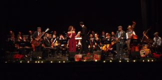 Swing Ton Ni Song inaugura los conciertos en los balcones del Gran Teatro