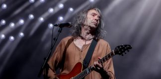 «¡Vuela alto, hombre pájaro!» Un adiós a Robe Iniesta "¡Vuela alto, hombre pájaro!" Un adiós a Robe Iniesta