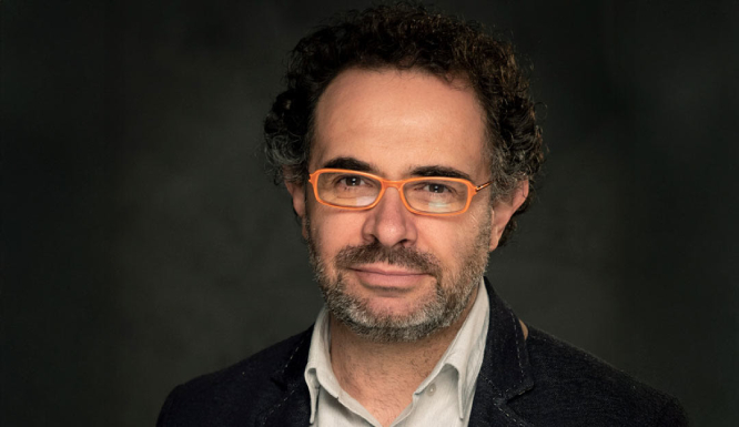 Mago More El Mago More protagoniza el evento navideño de ARC Arquitectura con la charla “El Poder positivo del cambio”