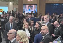 Los Reyes de España visitan el stand de Extremadura en FITUR