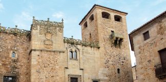 La Fundación Tatiana Pérez de Guzmán, galardonada con el premio Torres de Cáceres