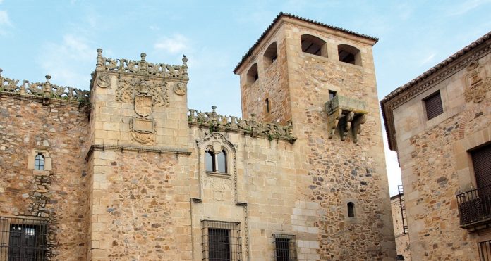 La Fundación Tatiana Pérez de Guzmán, galardonada con el premio Torres de Cáceres