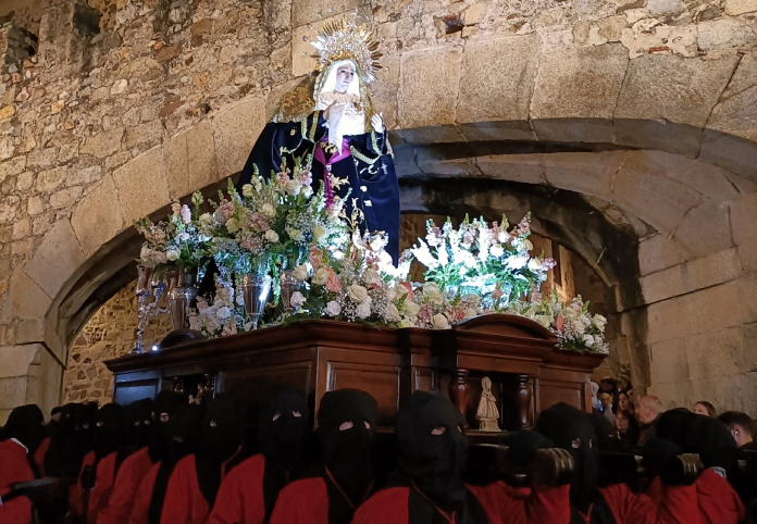 Estrenos en las procesiones de la Salud y las Batallas en Cáceres