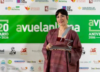 Chloé Bird: “Solo soy alguien que hace canciones y comparte emociones” Chloé Bird, Premio Avuelapluma Música