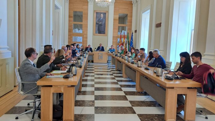 AM.- El Ayuntamiento de Cáceres aprueba de forma inicial sus presupuestos para 2026 con el voto de PP y Vox PP y Vox votan a favor de los presupuestos del Ayuntamiento de Cáceres
