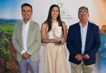 Miriam Moreno recibe el I Premio Nacional de Periodismo de la Ruta del Vino y Cava Ribera del Guadiana La periodista Miriam Moreno recibe en Almendralejo el I Premio Nacional de Periodismo de la Ruta del Vino y Cava Ribera del Guadiana por su reportaje en Onda Cero Extremadura.
