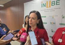 Extremadura roza los 300.000 actos médicos suspendidos por la huelga de facultativos La consejera de Salud, Sara García Espada, atiende a los medios