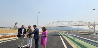 Cáceres da un paso hacia una ciudad más conectada con la apertura de un nuevo tramo de la Ronda Sureste La apertura del nuevo tramo de la Ronda Sureste supone una inversión cercana a 19 millones de euros y mejorará la movilidad de Cáceres con nuevas conexiones, carril bici y senda peatonal.